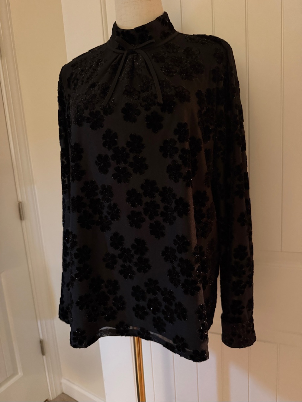 Karl Lagerfeld Black Velvet Burnout Mock-Neck Top Sz Large with Sparkles